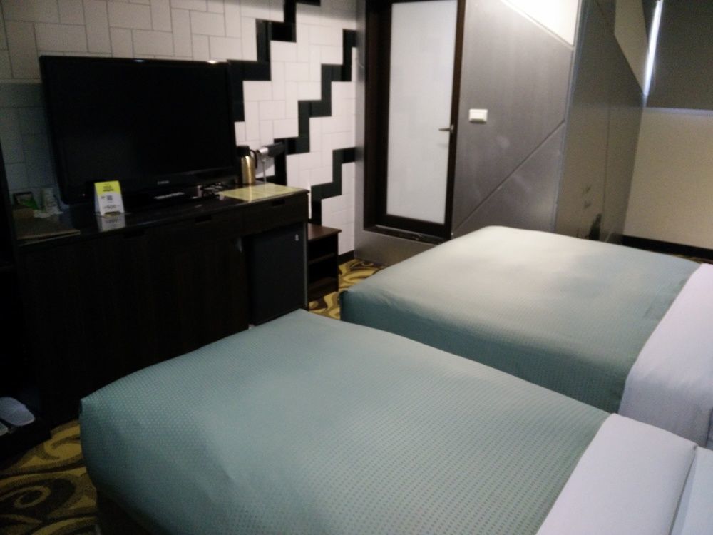 Itrip Taipei Inn Bagian luar foto