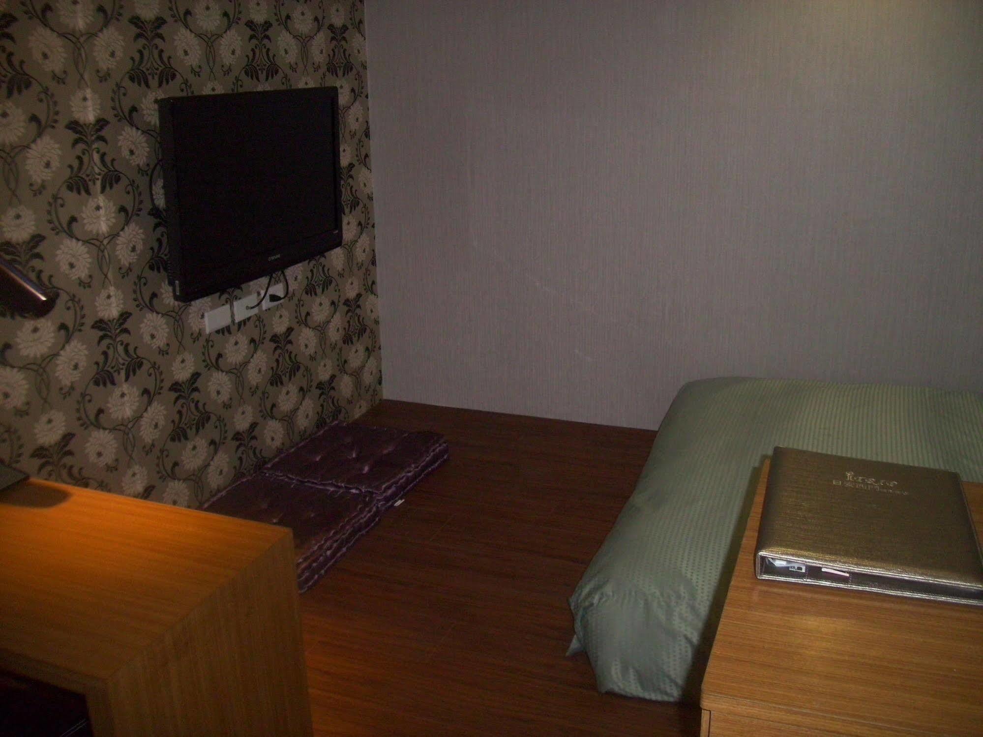 Itrip Taipei Inn Bagian luar foto