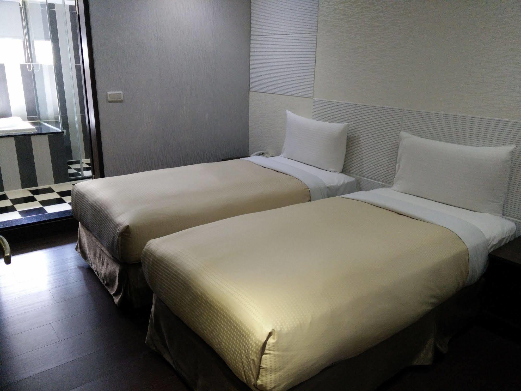 Itrip Taipei Inn Bagian luar foto