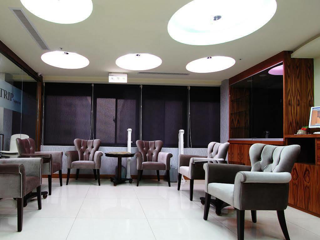 Itrip Taipei Inn Bagian luar foto